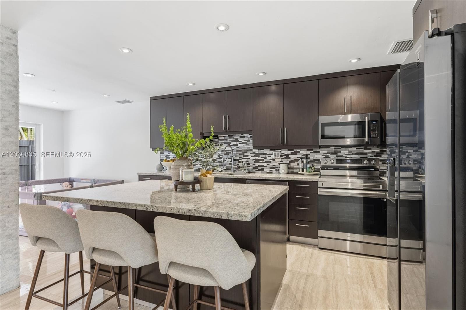 19040 S Saint Andrews Dr, Hialeah, FL 33015 — zdjęcie 5