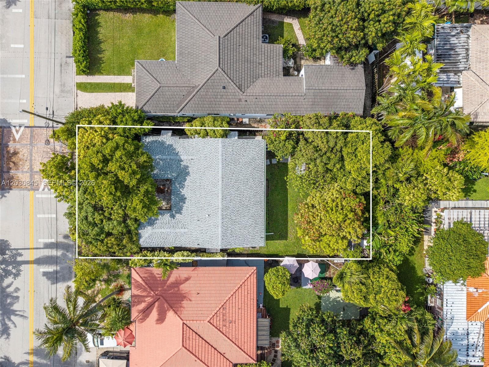 8942 Carlyle Ave, Surfside, FL 33154 — zdjęcie 5