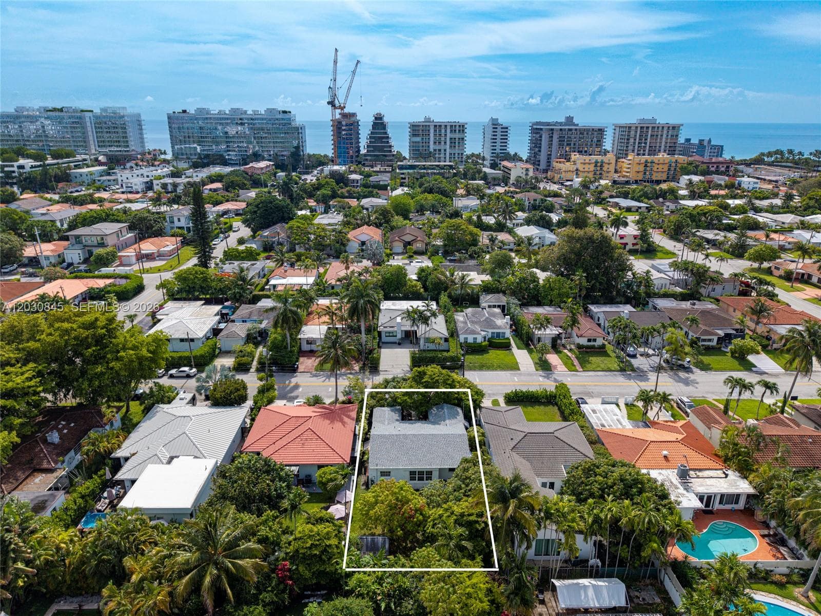 8942 Carlyle Ave, Surfside, FL 33154 — zdjęcie 4