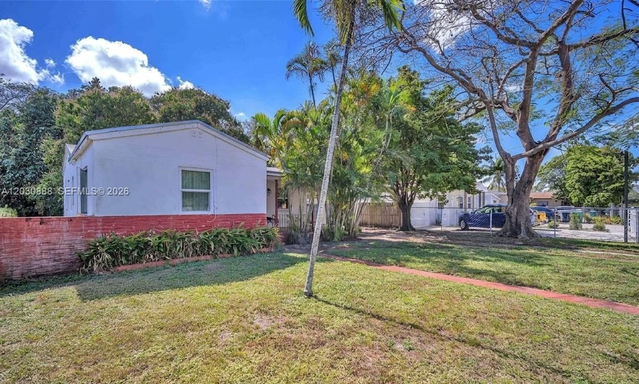 1236 Jann Ave, Opa-Locka, FL 33054 — zdjęcie 2
