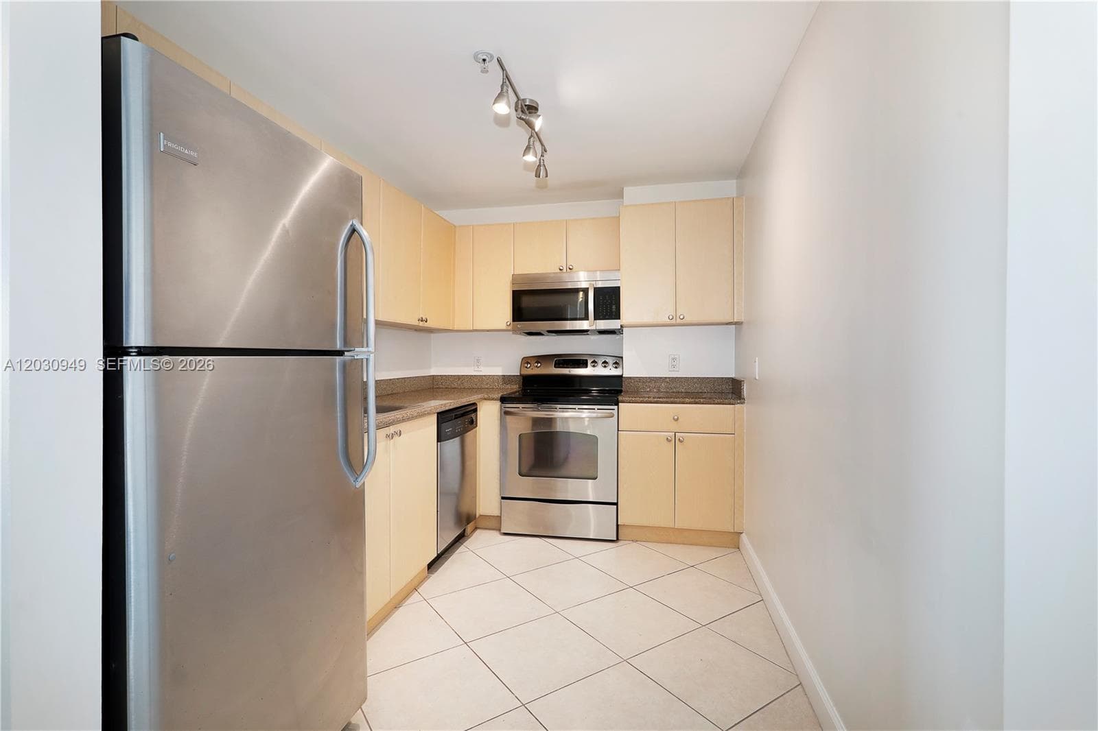 2280 SW 32nd Ave # 605, Miami, FL 33145 — zdjęcie 3