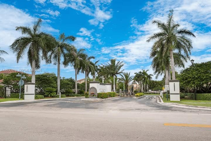 2327 NE 37th Ter, Homestead, FL 33033 — zdjęcie 3