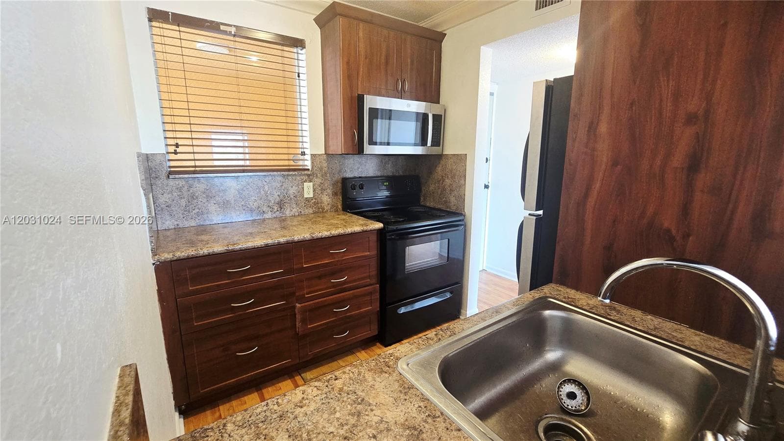 2441 SW 31st Ave # 207, Miami, FL 33145 — zdjęcie 2