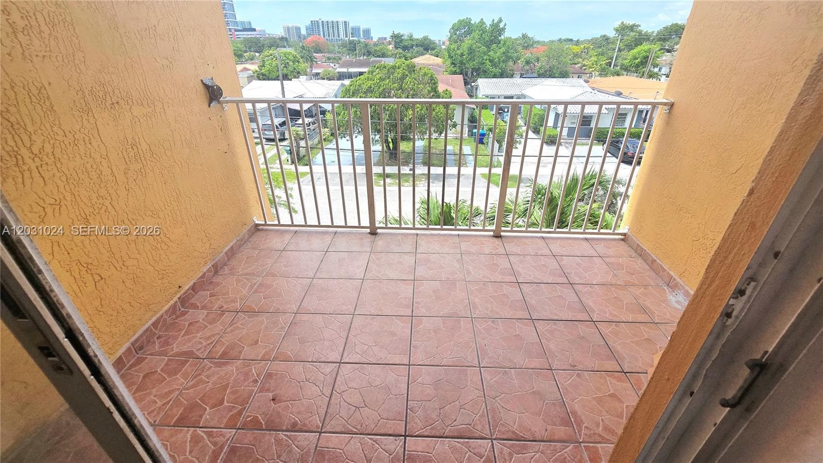 2441 SW 31st Ave # 207, Miami, FL 33145 — zdjęcie 5