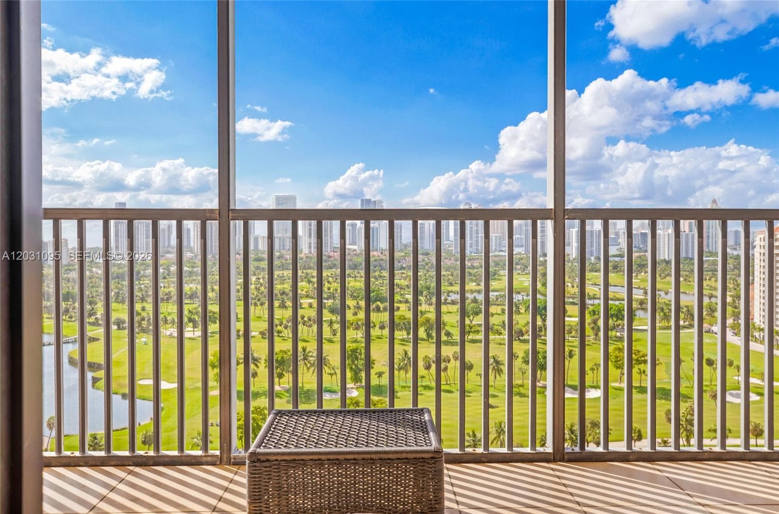 20301 W Country Club Dr # 2228, Aventura, FL 33180 — zdjęcie 2