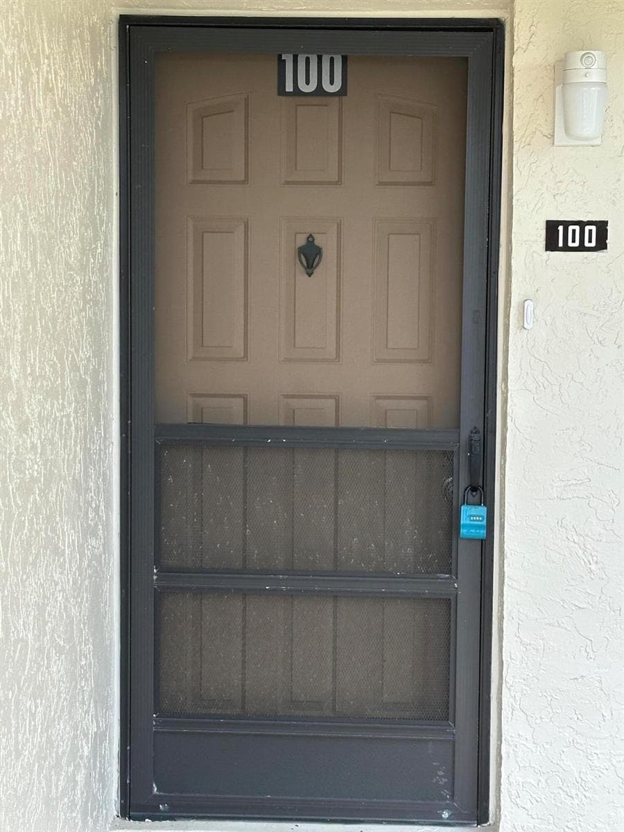 100 Lake Rebecca Drive, West Palm Beach, FL 33411 — zdjęcie 2