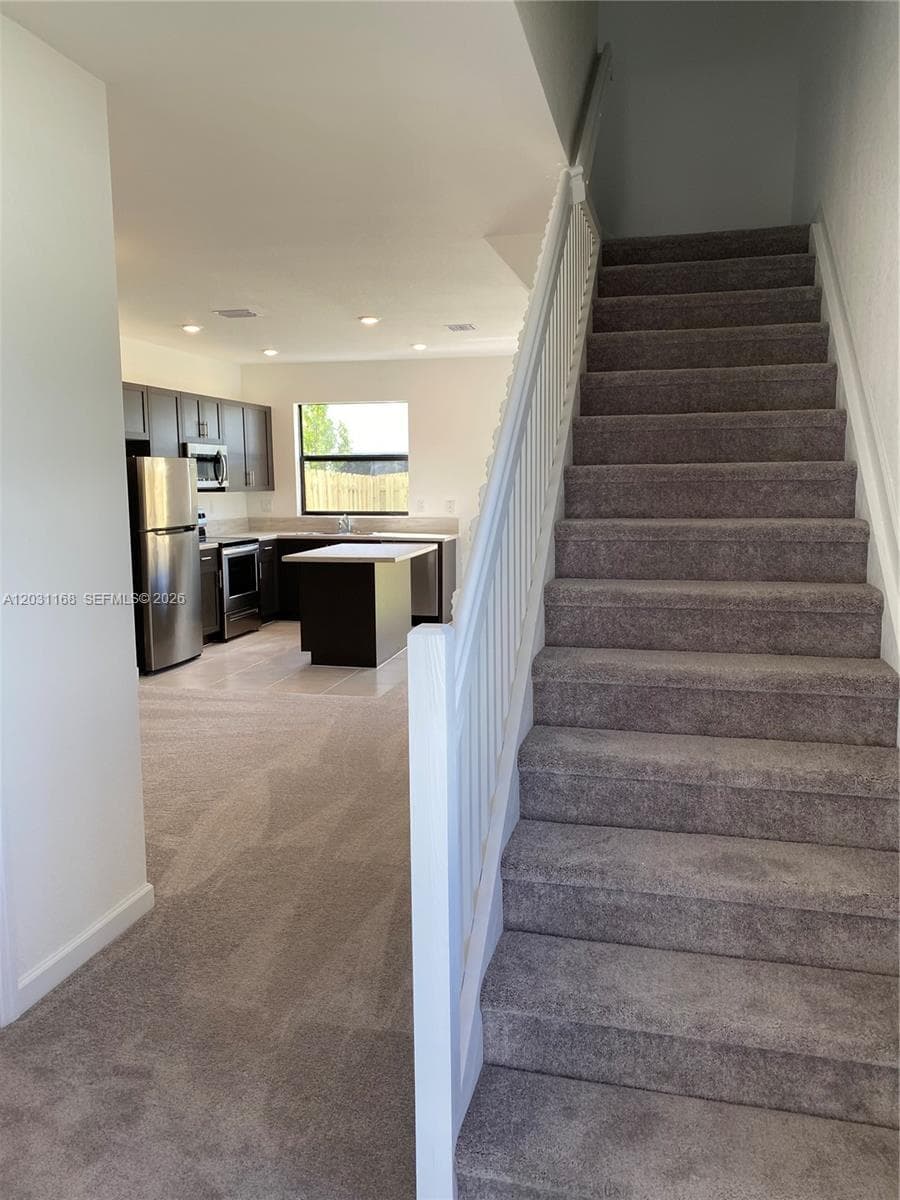 21466 NE 3 Place, Miami, FL 33179 — zdjęcie 2