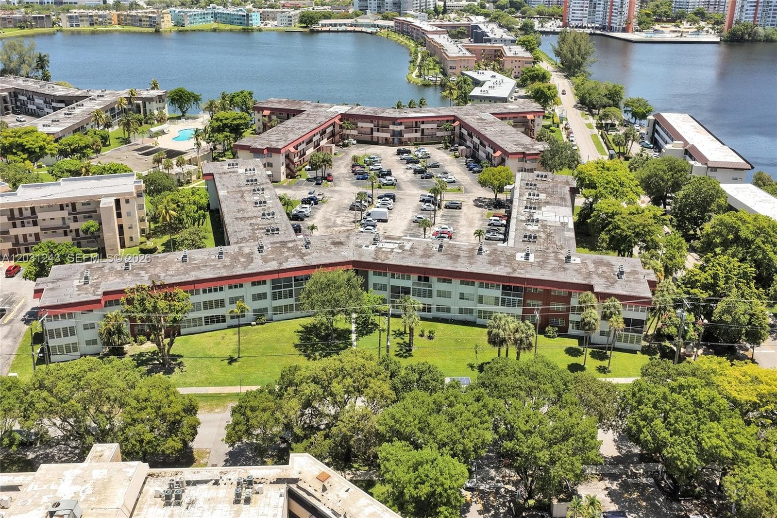 1400 NE 191st St # 343, Miami, FL 33179 — zdjęcie 2