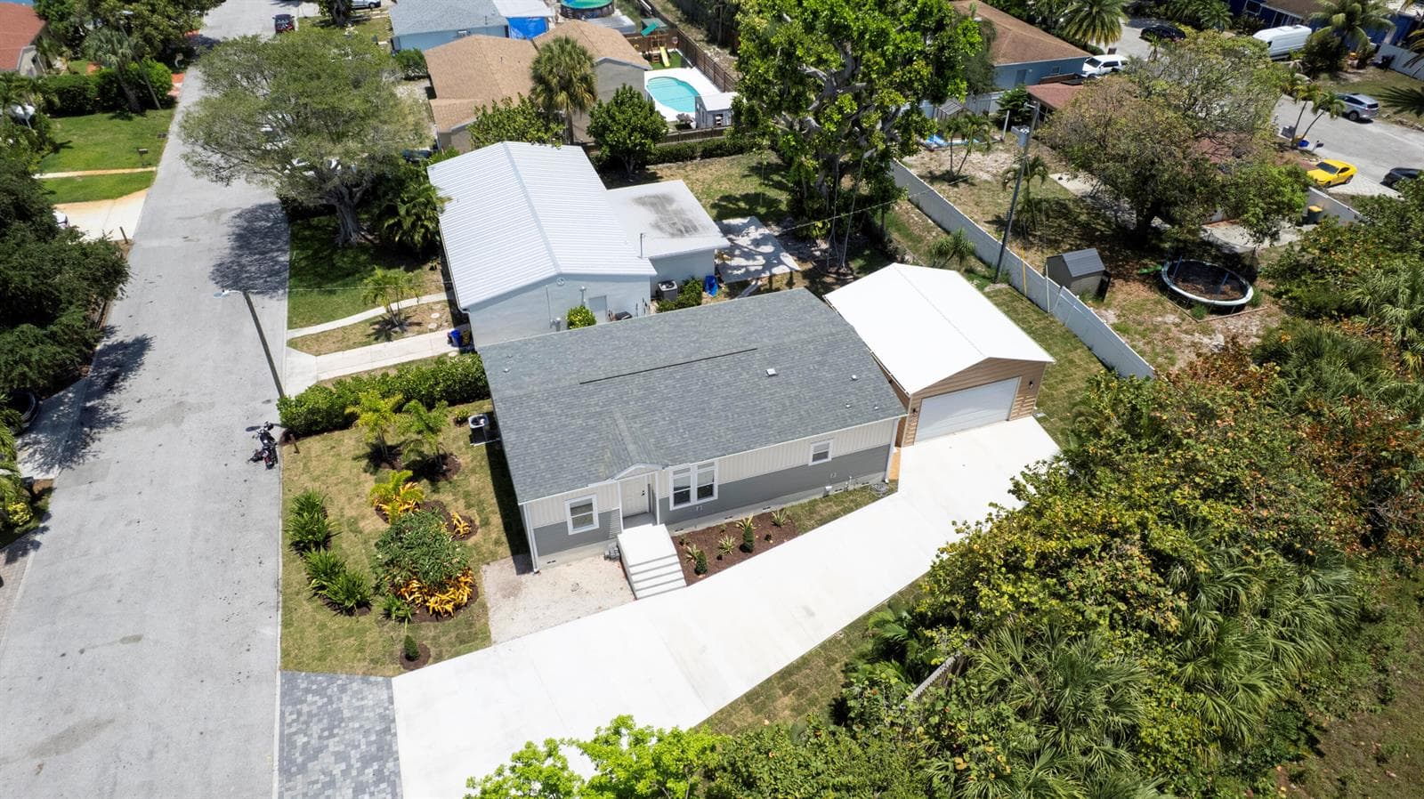 1757 N 12th Ct Court N, FL 33460 — zdjęcie 3