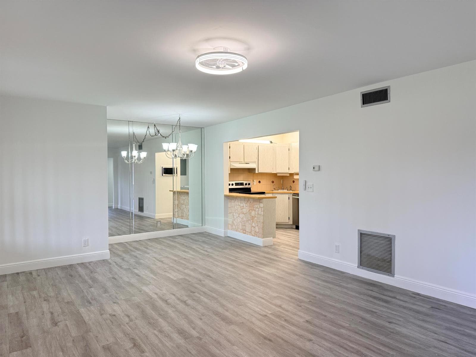 318 Knotty Pine Circle # D-2, FL 33463 — zdjęcie 2