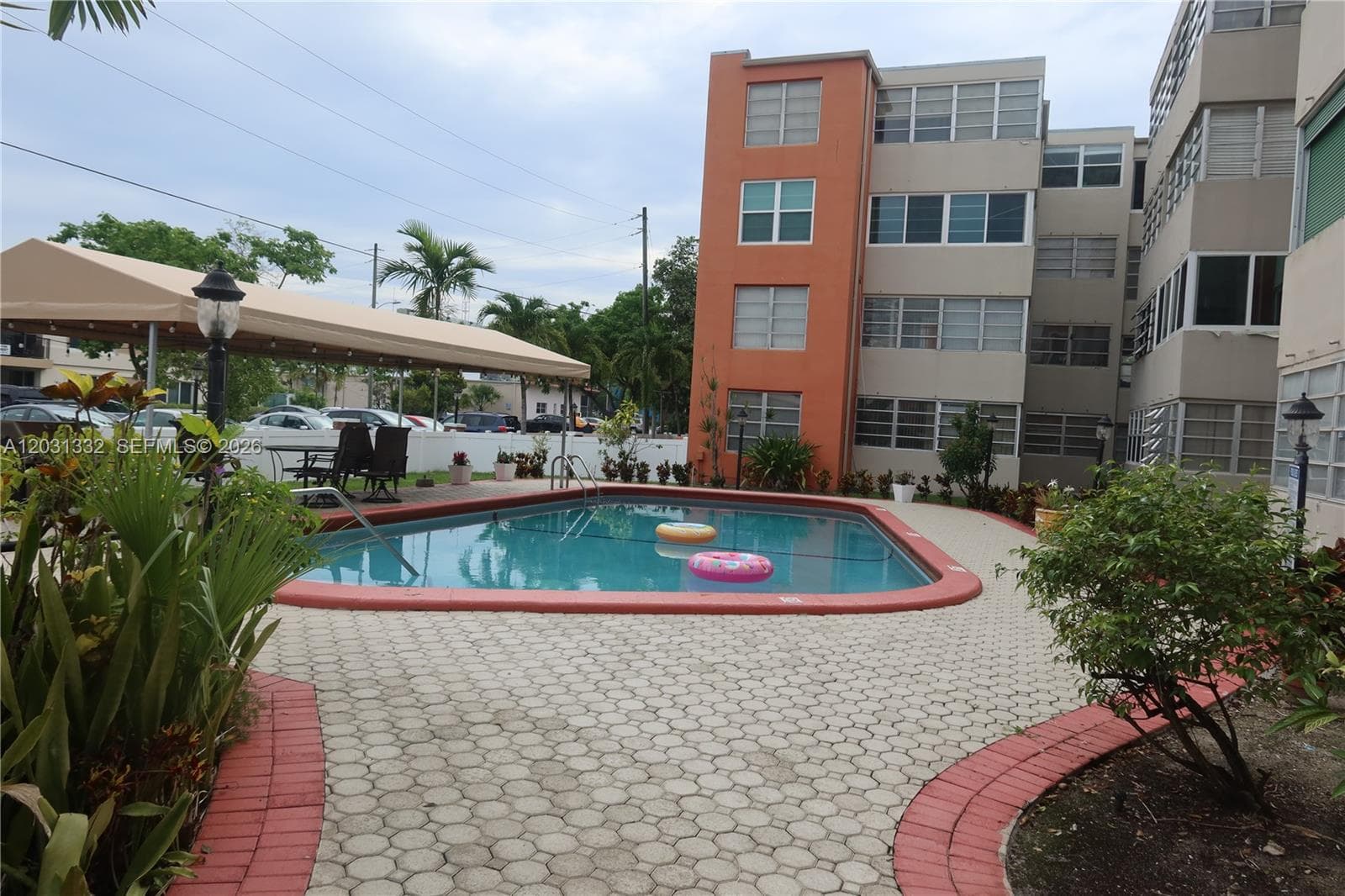 1850 NE 169th St # 312, North Miami Beach, FL 33162 — zdjęcie 5