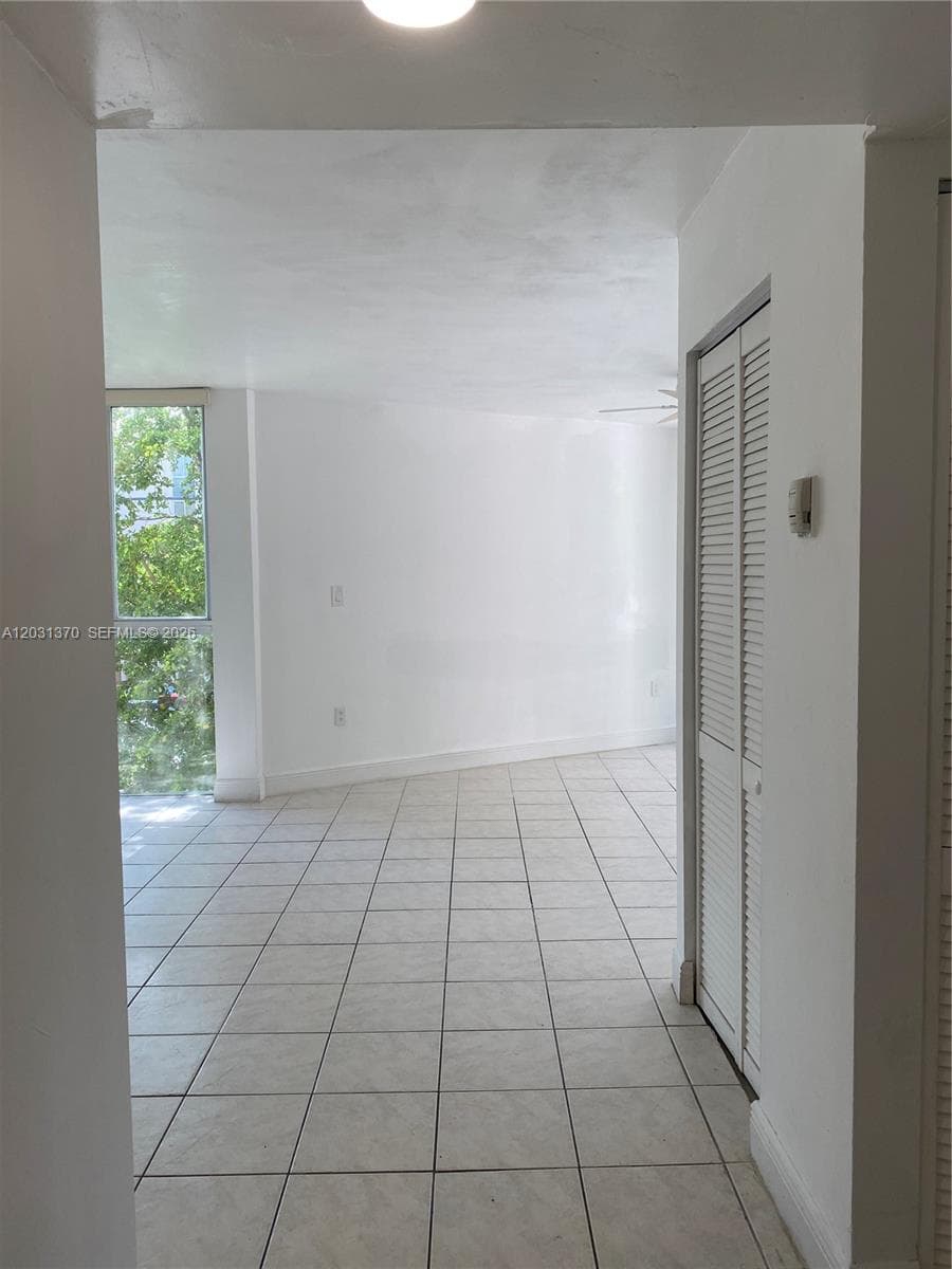 7075 NW 186th St # C308, Hialeah, FL 33015 — zdjęcie 3