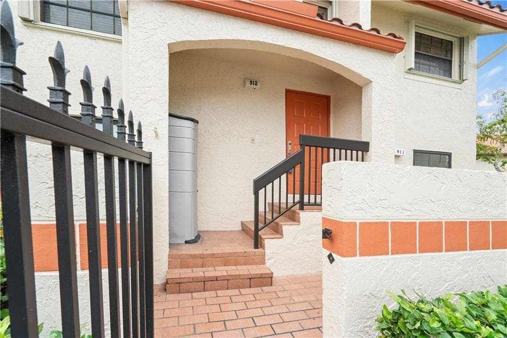 912 Congressional Way, Deerfield Beach, FL 33442 — zdjęcie 2