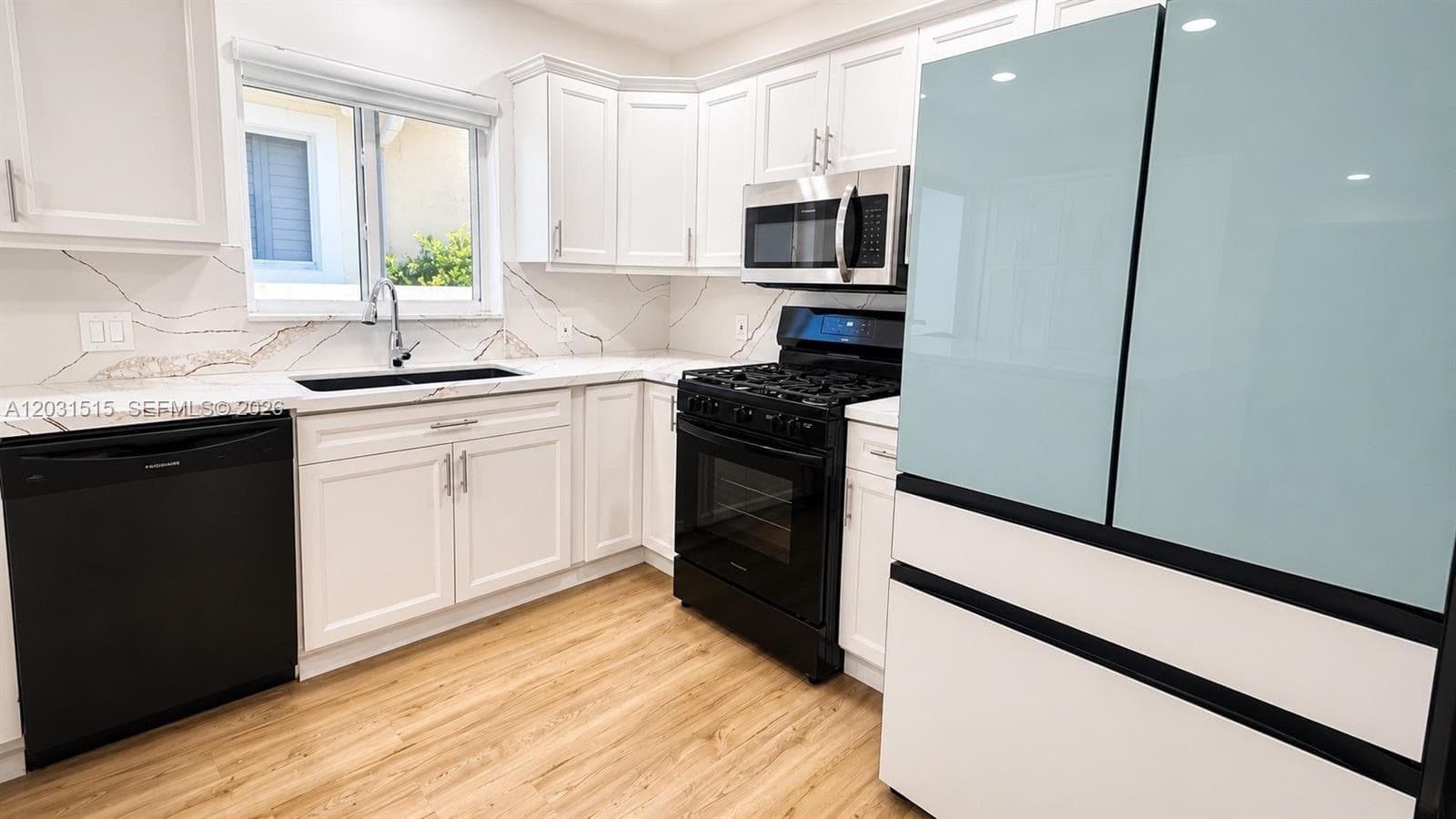 8819 Dickens Ave, Surfside, FL 33154 — zdjęcie 5
