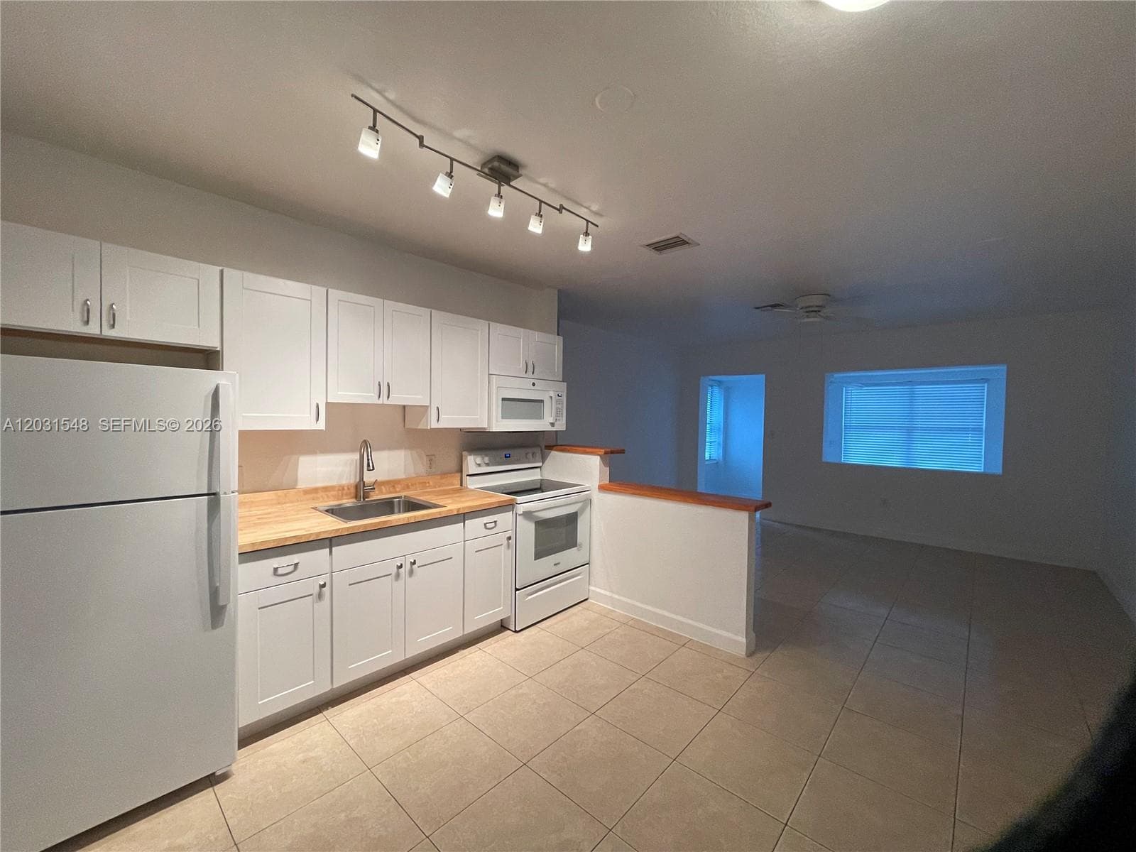 420 SW 25th Ave, Fort Lauderdale, FL 33312