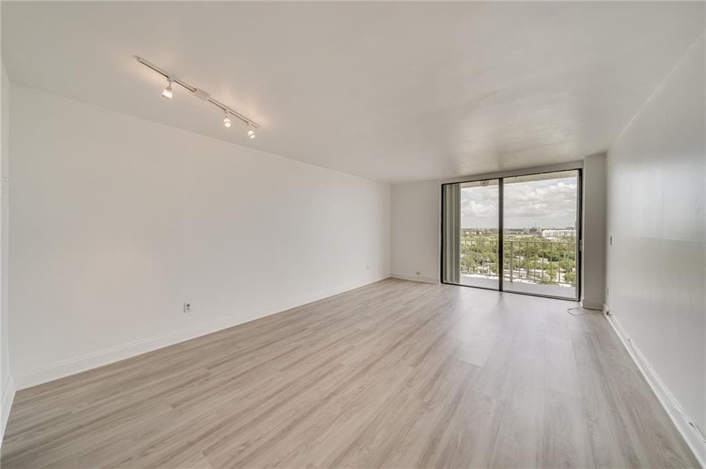 2350 NE 135th Street # 1212, North Miami, FL 33181 — zdjęcie 2