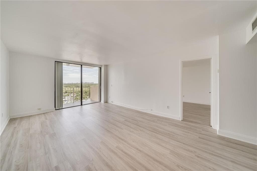 2350 NE 135th Street # 1212, North Miami, FL 33181 — zdjęcie 4