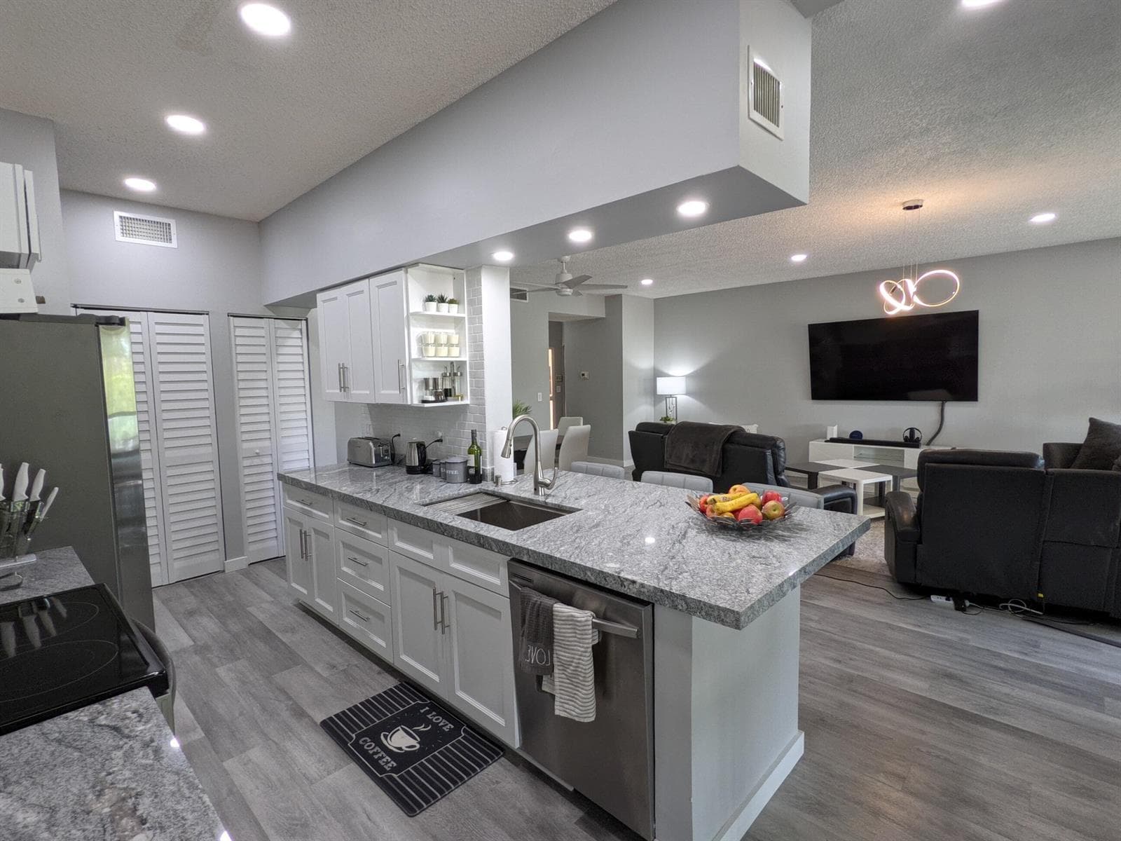 105 Half Moon Circle # F2, Hypoluxo, FL 33462 — zdjęcie 2