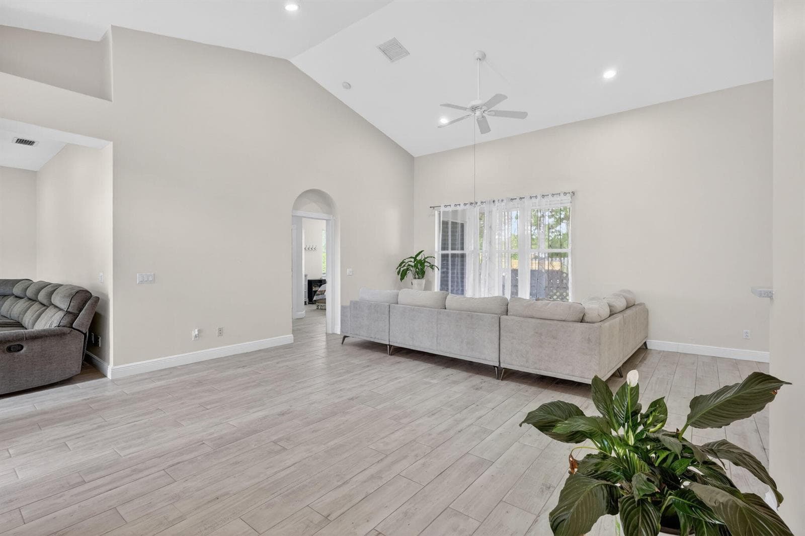 1571 SW Hunnicut Avenue, Port St. Lucie, FL 34953 — zdjęcie 4