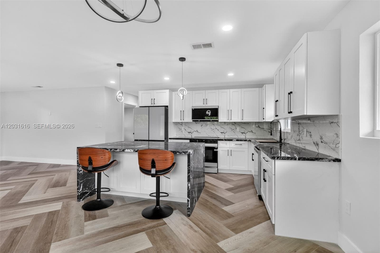 1695 NE 160th St, North Miami Beach, FL 33162 — zdjęcie 4