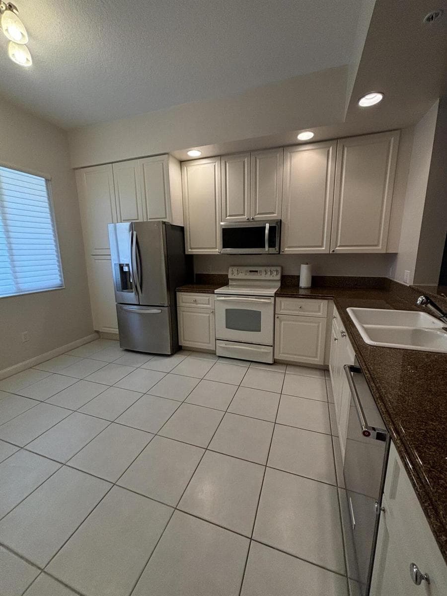 10 E Harbour Isle Dr Drive E # 302, Fort Pierce, FL 34949 — zdjęcie 3