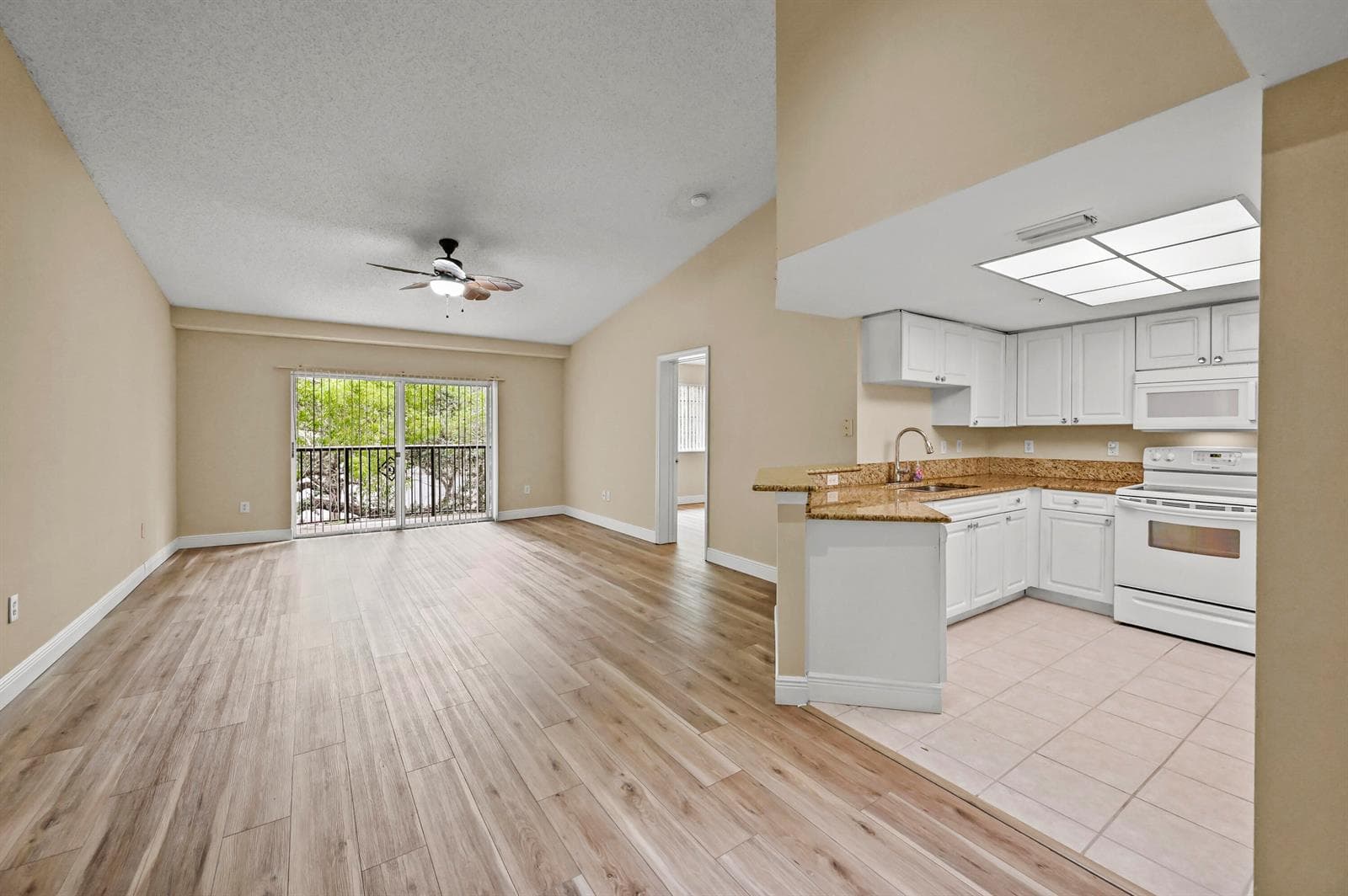 1100 S Crestwood Ct Court S # 1109, Royal Palm Beach, FL 33411 — zdjęcie 4