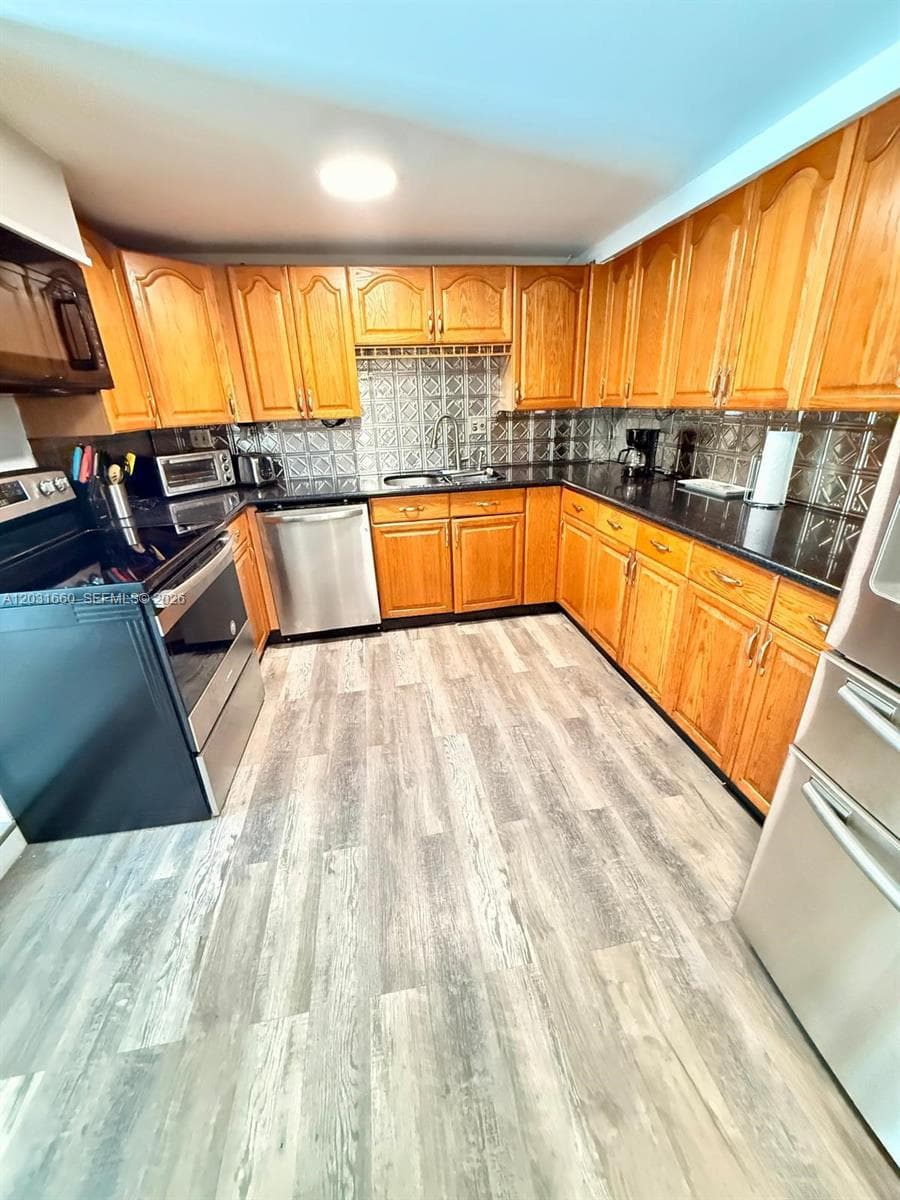 57 NE 24th St # 63, Wilton Manors, FL 33305 — zdjęcie 5