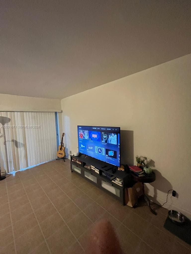 18111 NW 68th Ave # H102, Hialeah, FL 33015 — zdjęcie 5