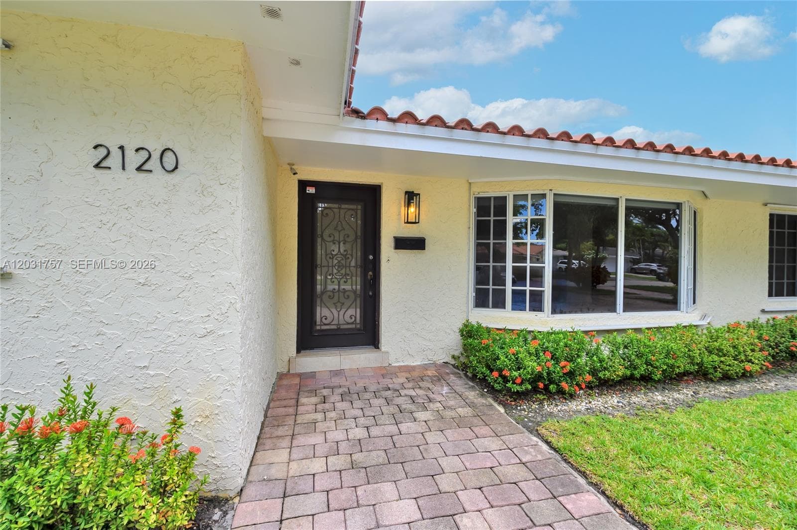 2120 NE 207th St, Miami, FL 33179 — zdjęcie 4