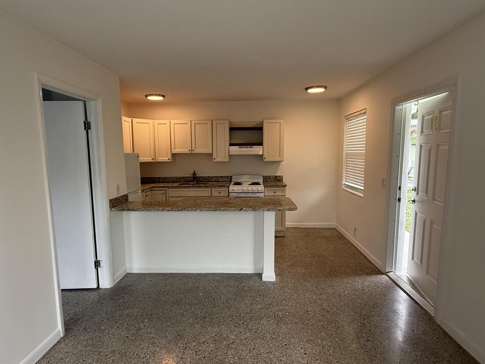 1118 N H Street # 4, FL 33460 — zdjęcie 2
