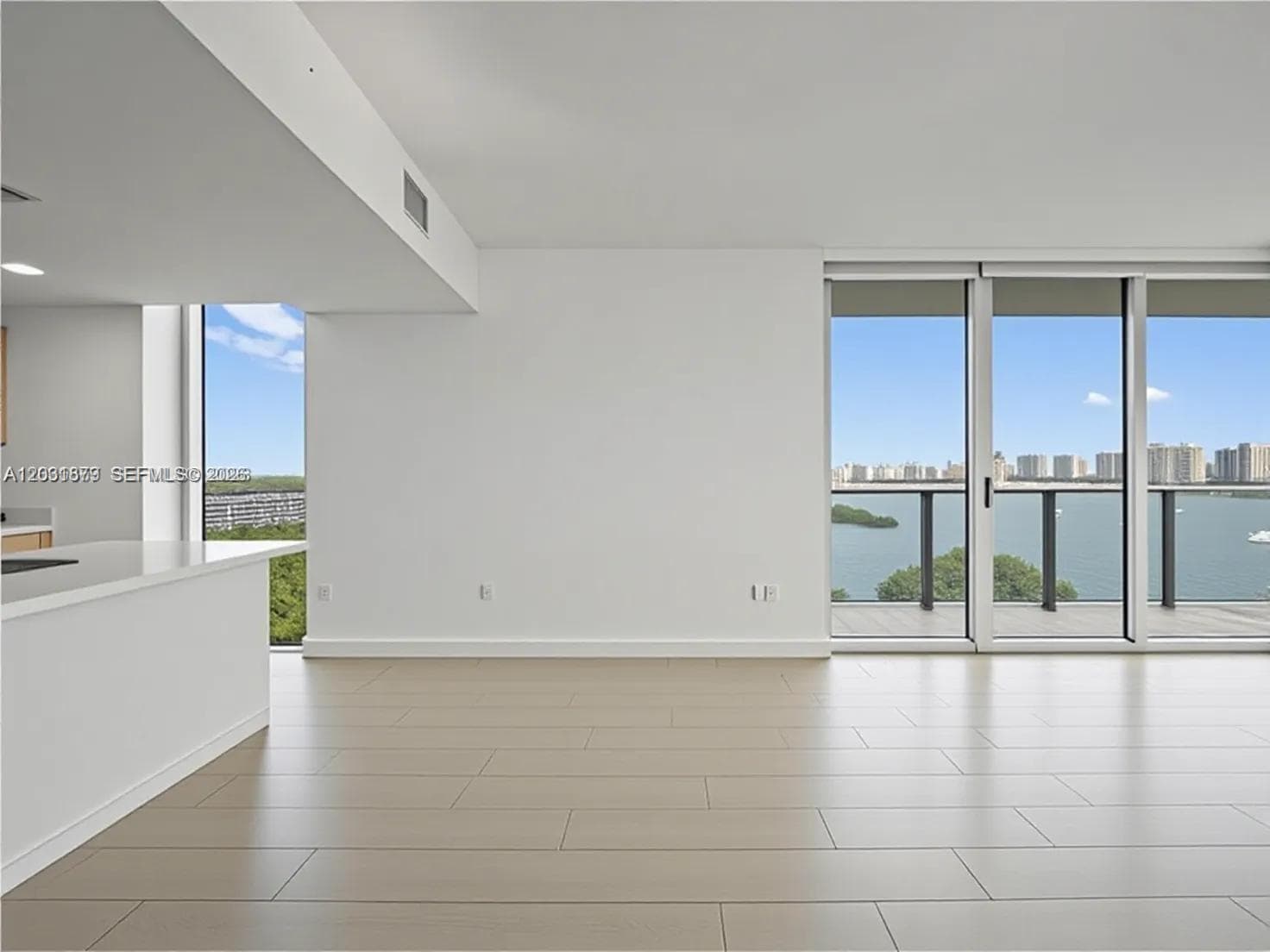 16385 Biscayne Blvd # 1615, North Miami Beach, FL 33160 — zdjęcie 2