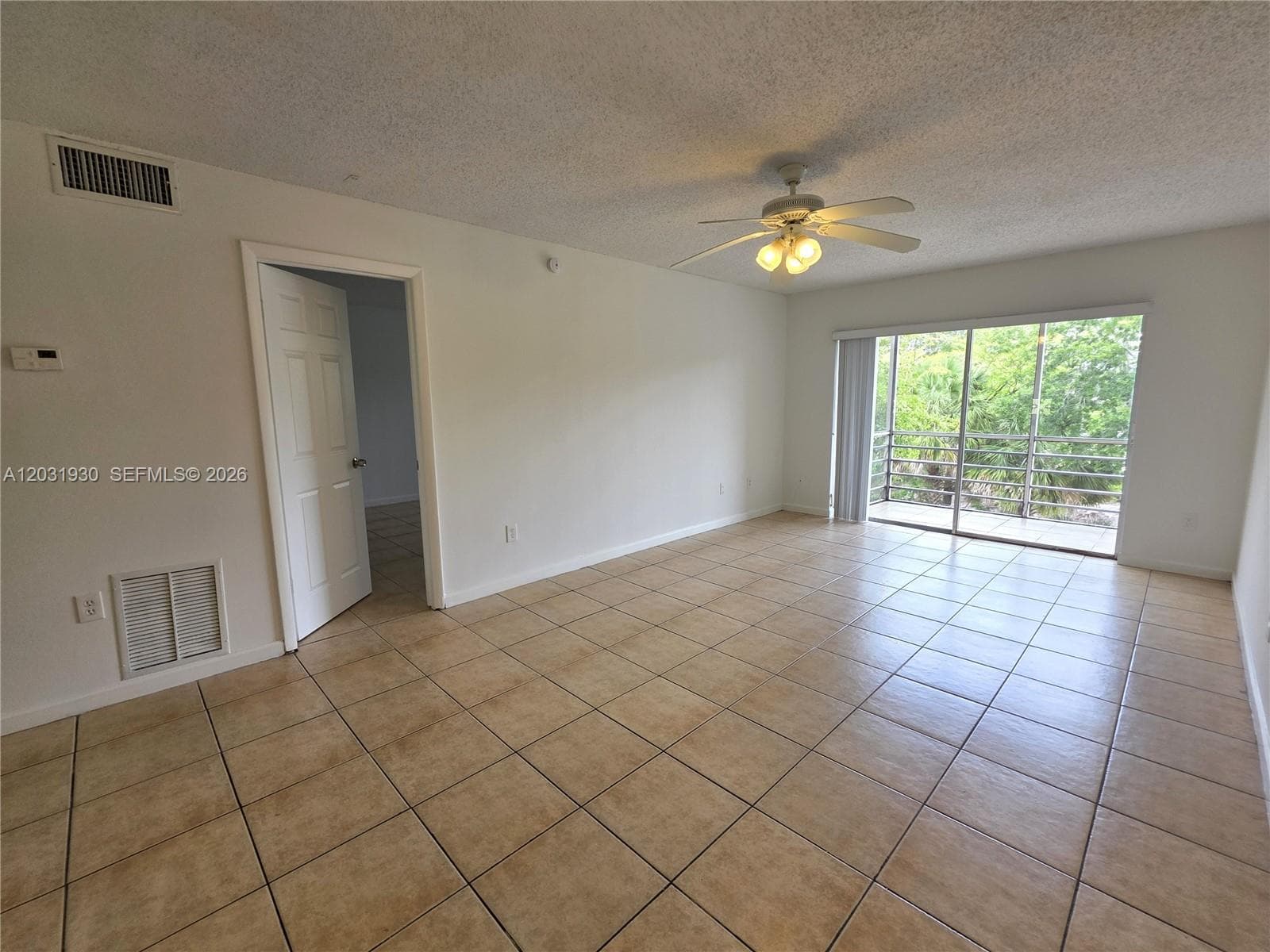 2800 NW 56th Ave # E303, Lauderhill, FL 33313 — zdjęcie 2