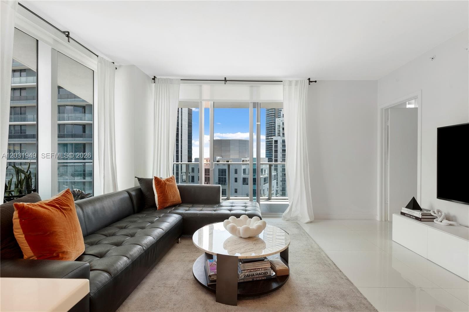 1100 S Miami Ave # 3810, Miami, FL 33130 — zdjęcie 2