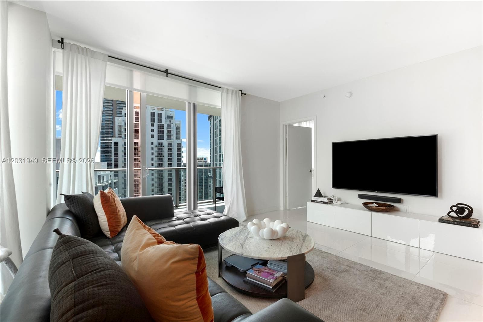 1100 S Miami Ave # 3810, Miami, FL 33130 — zdjęcie 3