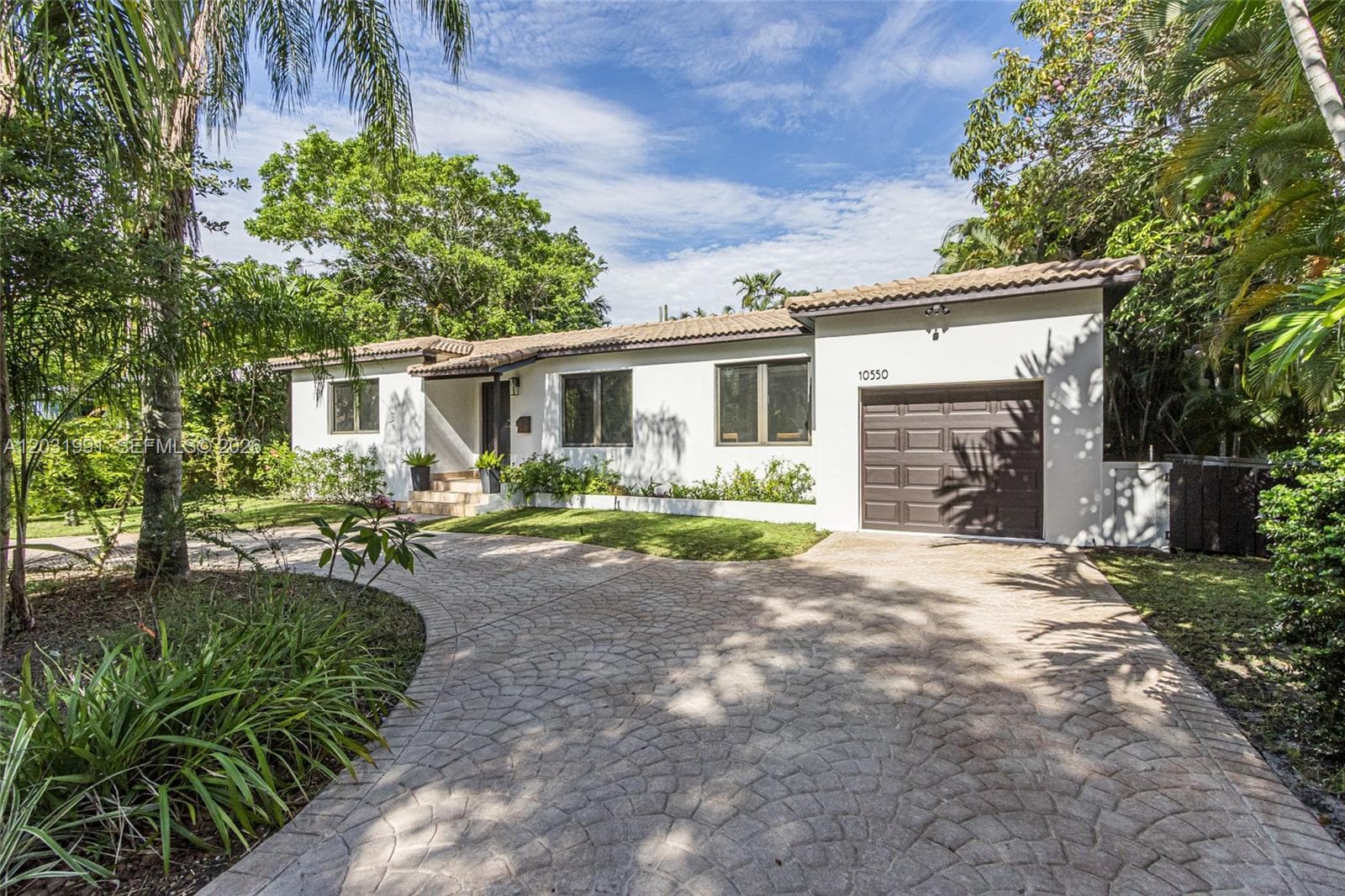 10550 NE 3rd Ct, Miami Shores, FL 33138 — zdjęcie 3