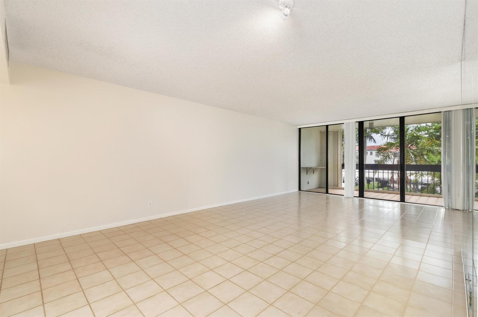2000 Presidential Way # 206, West Palm Beach, FL 33401 — zdjęcie 4