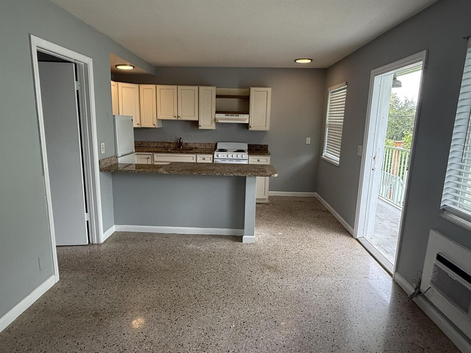 1118 N H Street # 15, FL 33460 — zdjęcie 2