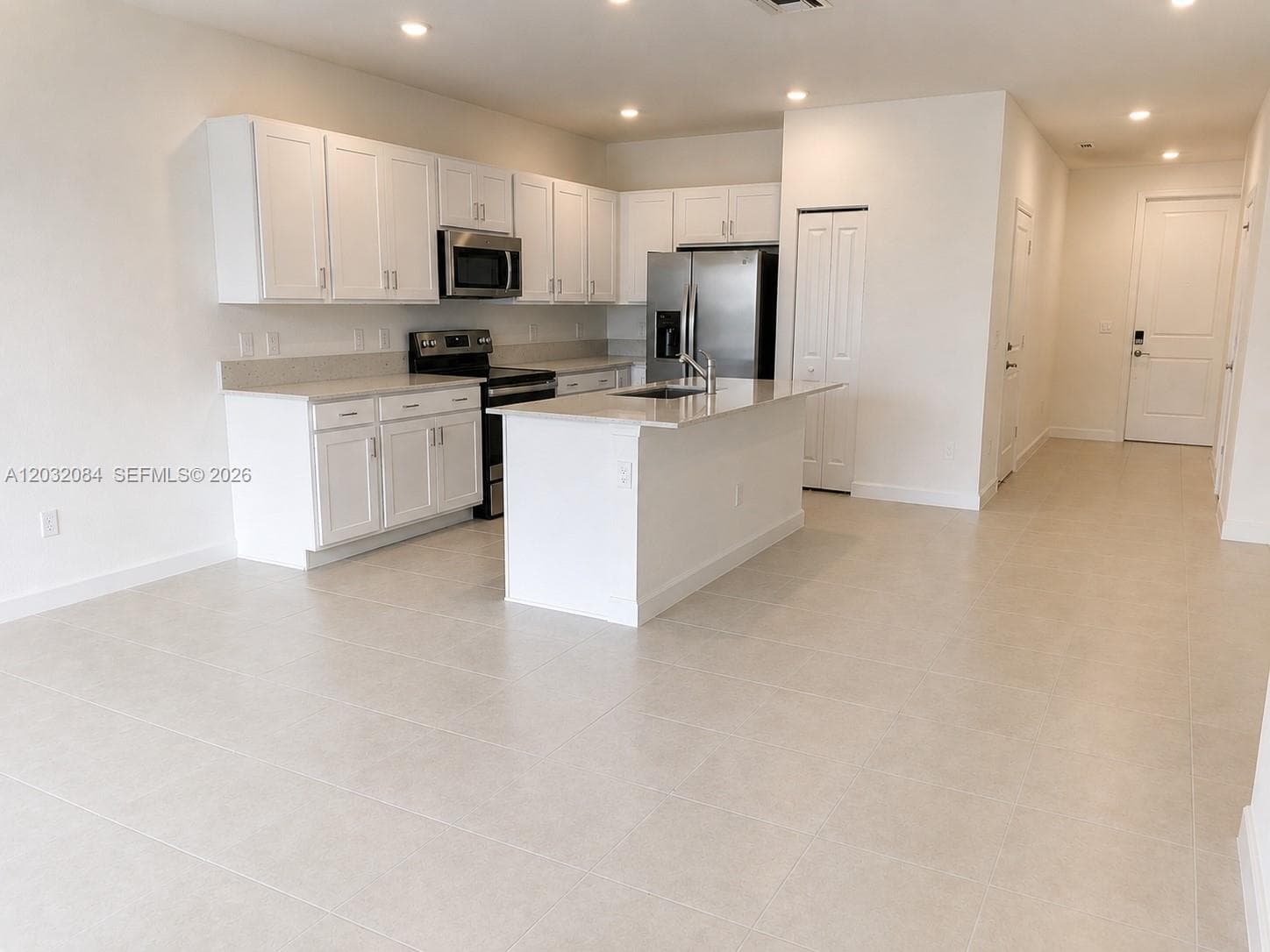 652 SE Lake Falls St, Port St. Lucie, FL 34984 — zdjęcie 2