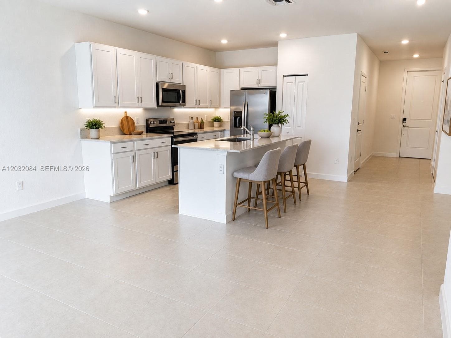 652 SE Lake Falls St, Port St. Lucie, FL 34984 — zdjęcie 4