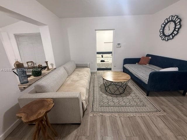 1419 NW 44th St, Miami, FL 33142 — zdjęcie 3