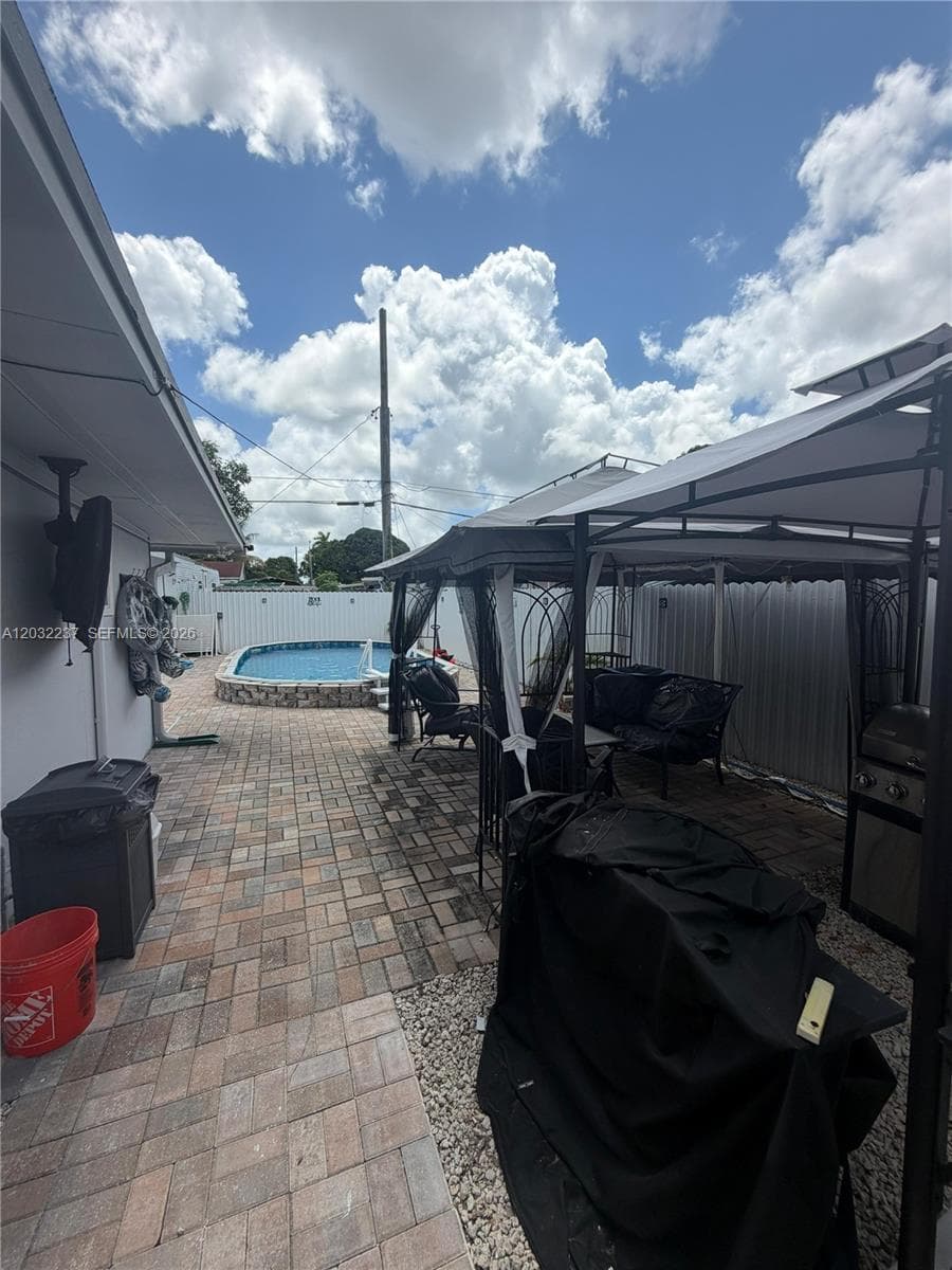 10415 NW 30th Ct, Miami, FL 33147 — zdjęcie 5