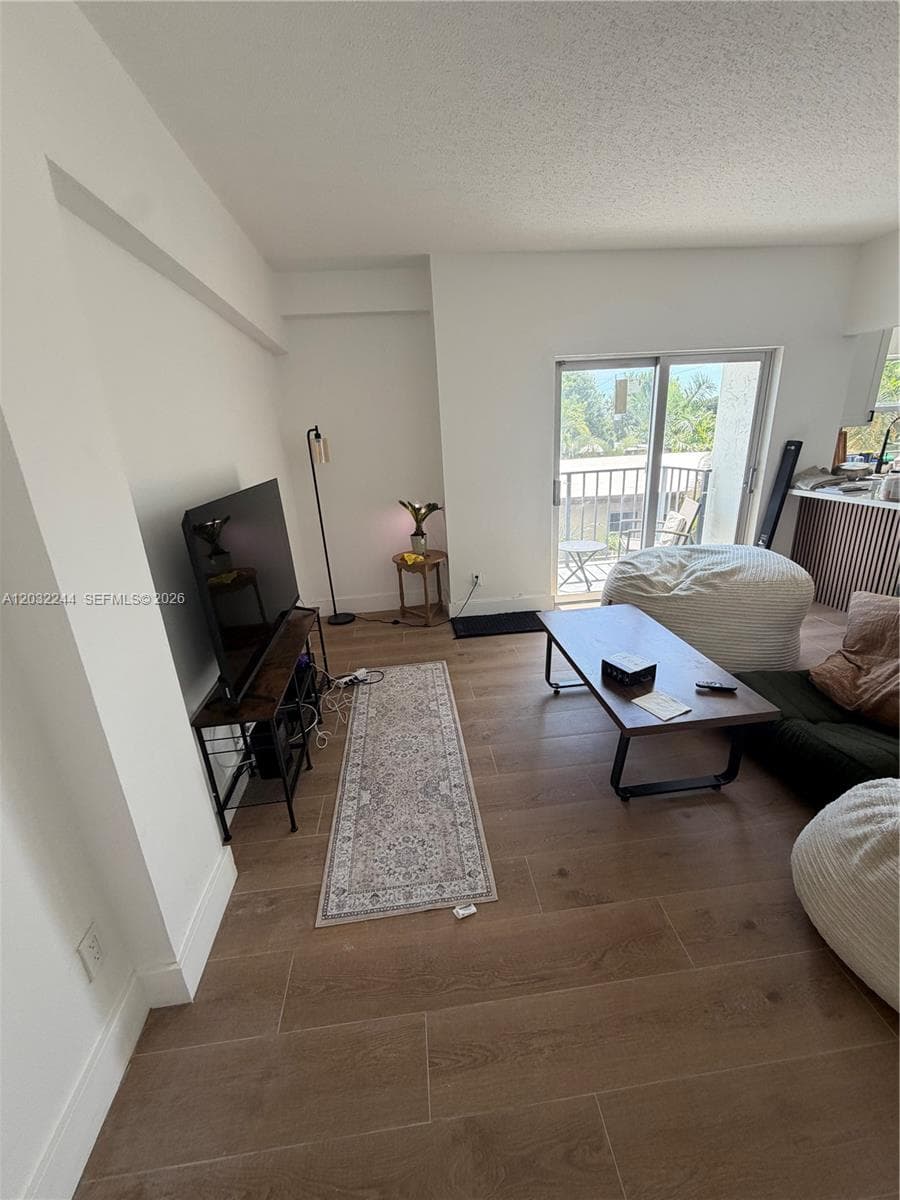 1960 Marseille Dr # 304, Miami Beach, FL 33141 — zdjęcie 3