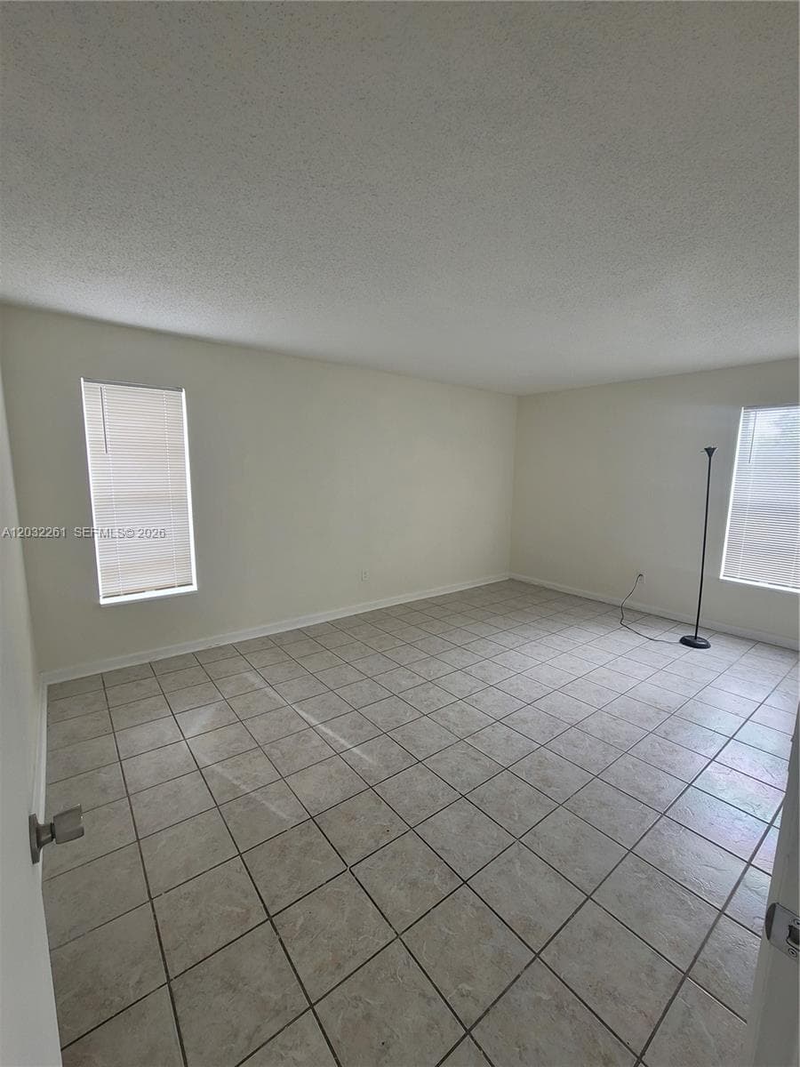 2800 NW 56th Ave # E401, Lauderhill, FL 33313 — zdjęcie 5