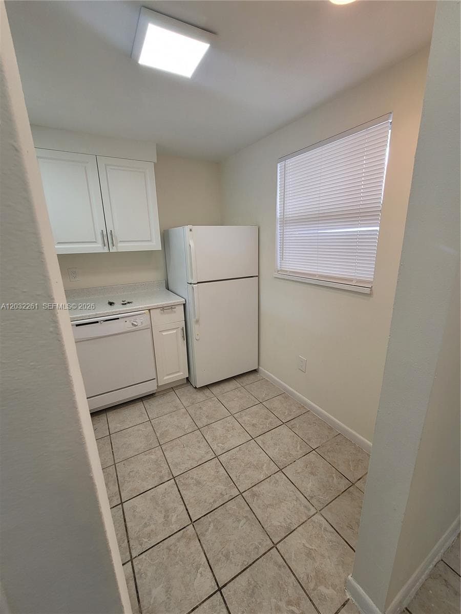 2800 NW 56th Ave # E401, Lauderhill, FL 33313 — zdjęcie 4