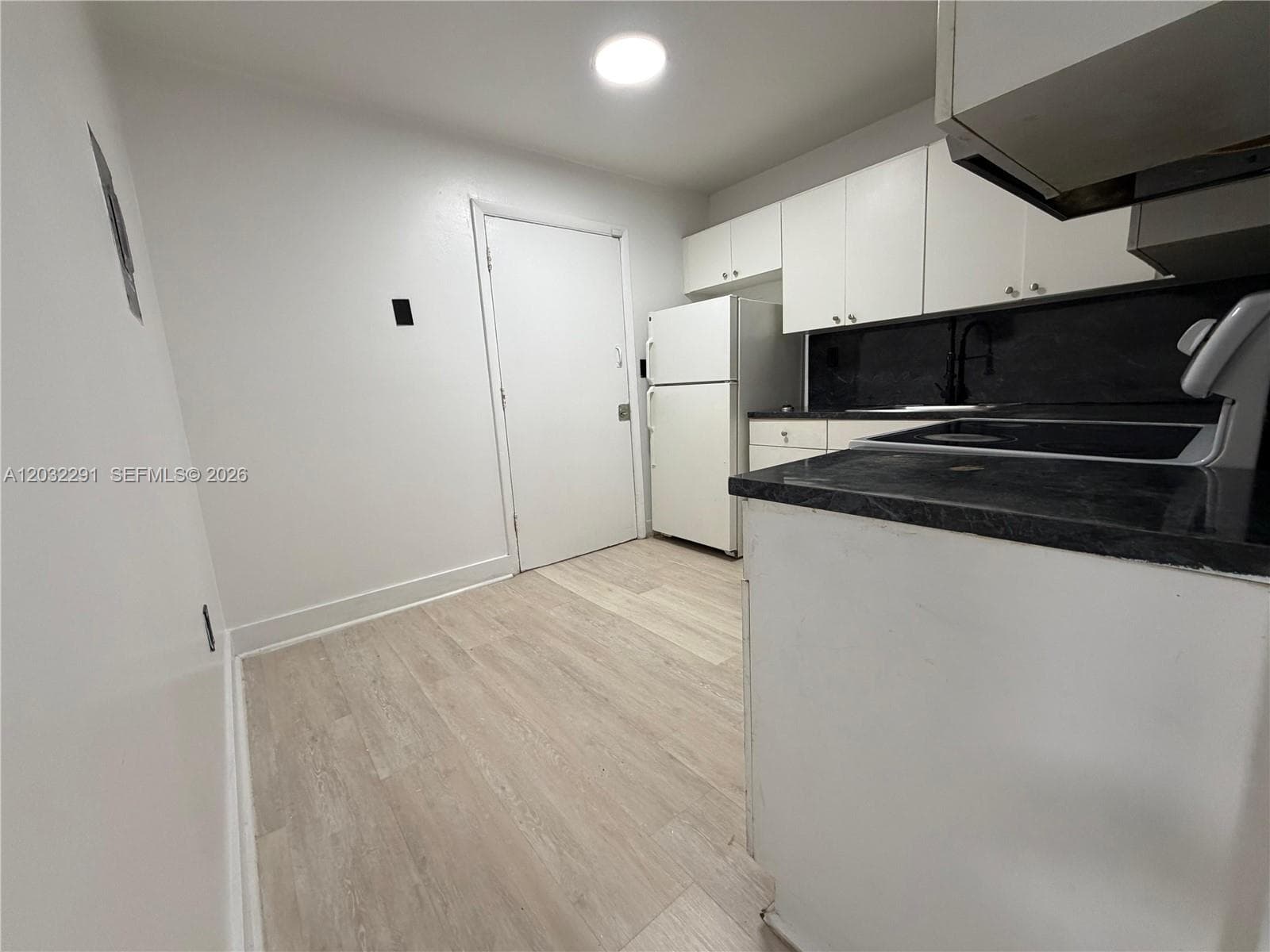 12215 W Dixie Hwy # 206, North Miami, FL 33161 — zdjęcie 2