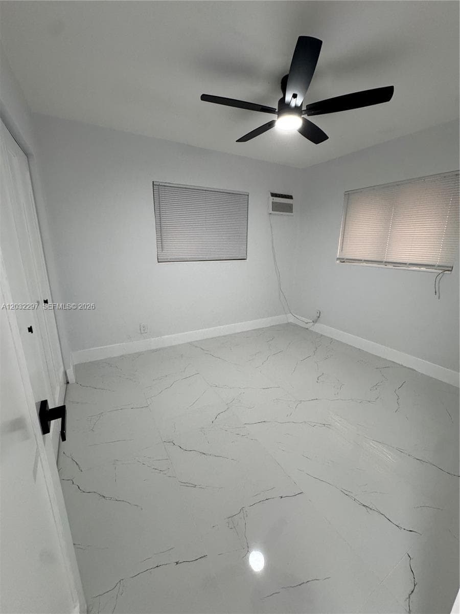 1096 NE 157th Ter, North Miami Beach, FL 33162 — zdjęcie 4