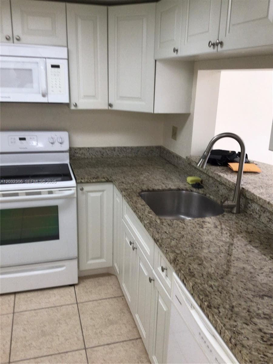 10975 SW 107th St # 302, Miami, FL 33176 — zdjęcie 2