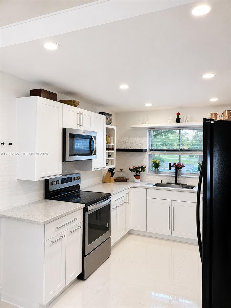 9241 Sunrise Lakes Blvd # 109, Sunrise, FL 33322 — zdjęcie 2