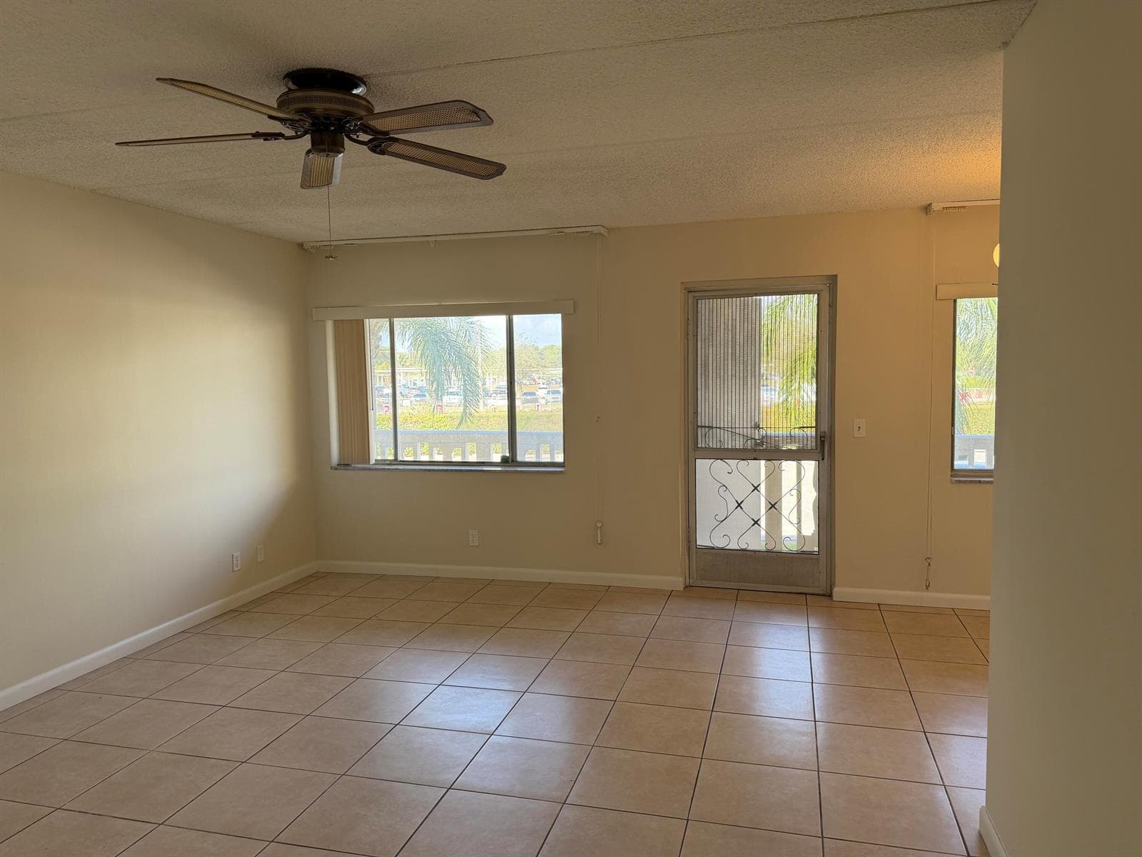 500 W Village Green Circle W # 212, Palm Springs, FL 33461 — zdjęcie 5