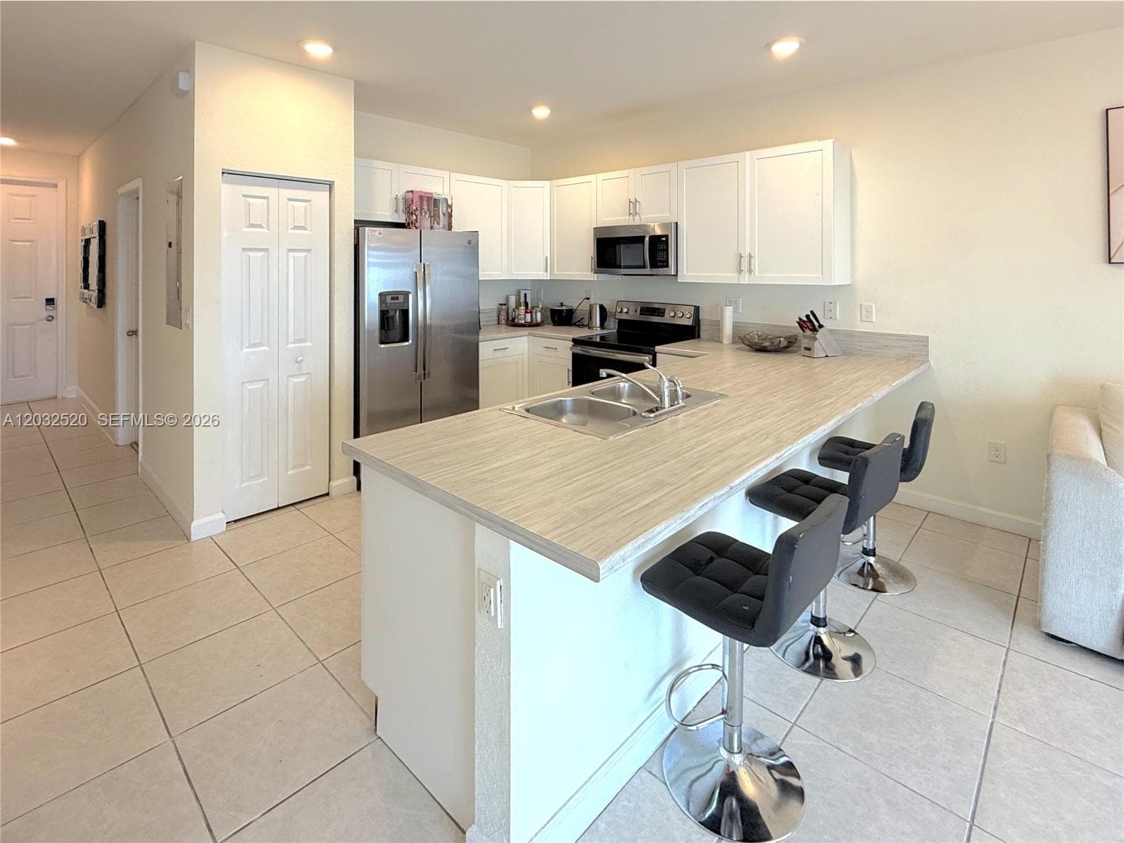 10606 W 32nd Ln, Hialeah, FL 33018 — zdjęcie 4